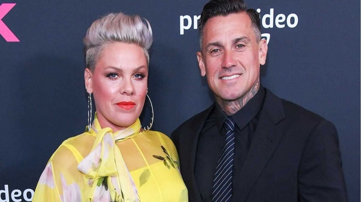 carey hart and pink carey hart and pink